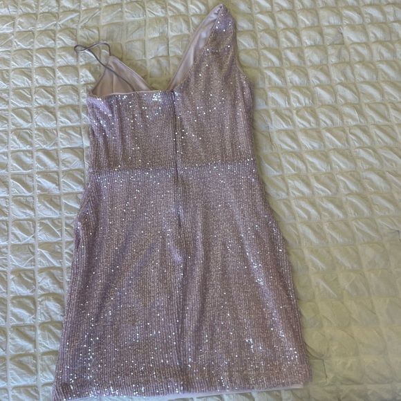 AGUA Elegant Sequin Dress in lavender - Picture 4 of 6